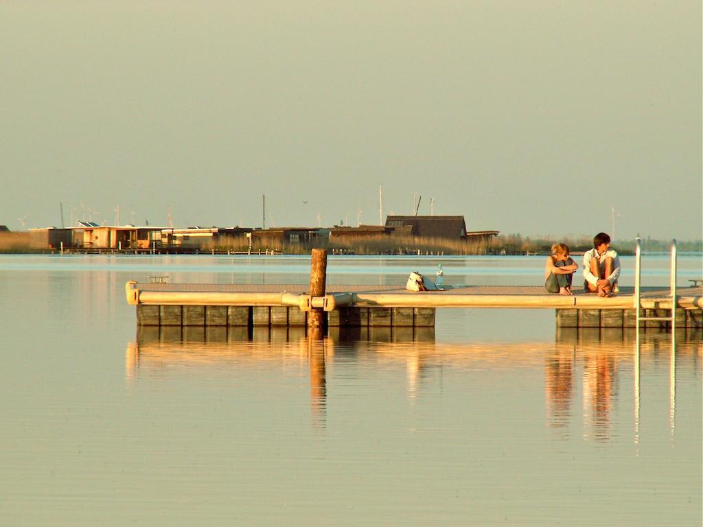 Hotel Am See Rust Luaran gambar